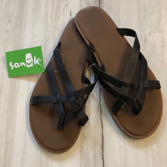 sanuk yoga strappy